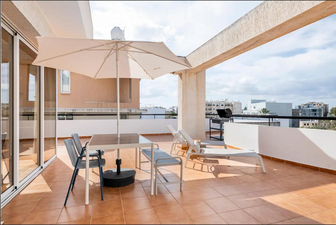 Top Floor Apartment City Center Λάρνακα Εξωτερικό φωτογραφία